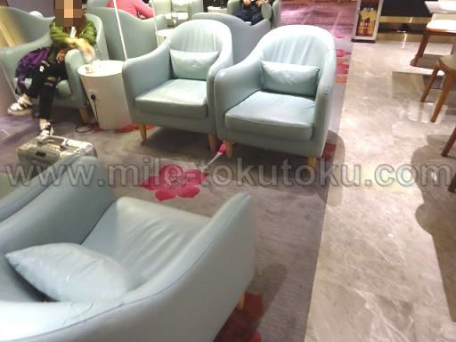 広州空港 中国南方航空ラウンジ ソファー席