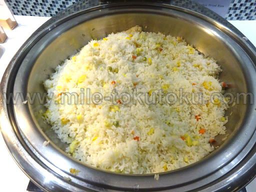 広州空港 中国南方航空ラウンジ チャーハン