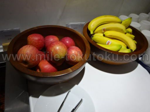 広州空港 中国南方航空ラウンジ 果物