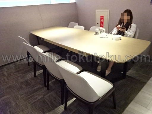 台北/桃園空港 チャイナエアラインラウンジ テーブル席