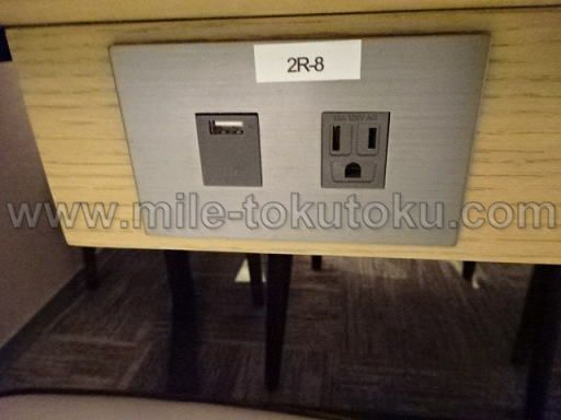 台北/桃園空港 チャイナエアラインラウンジ 電源