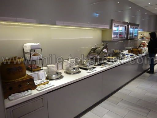 台北/桃園空港 チャイナエアラインラウンジ 食事コーナー