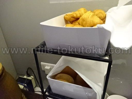 台北/桃園空港 チャイナエアラインラウンジ パン