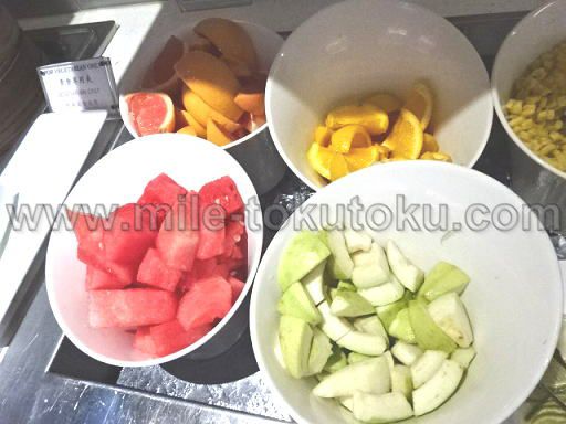 台北/桃園空港 チャイナエアラインラウンジ 果物