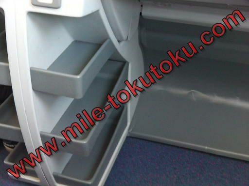 チャイナエアライン ビジネスクラス A330 収納スペース