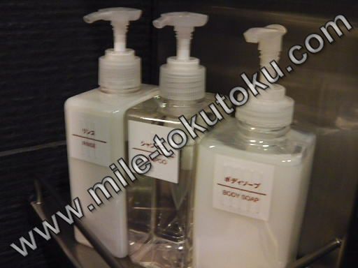 羽田空港 国内線 JALサクララウンジ シャンプー等