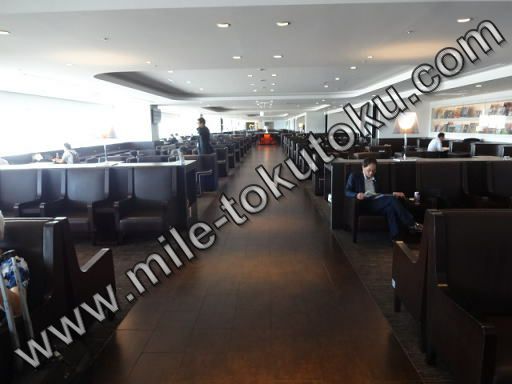 羽田空港 国内線 JALサクララウンジ 全体