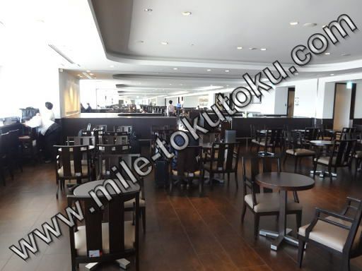 羽田空港 国内線 JALサクララウンジ 全体