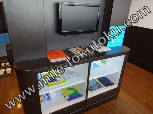 羽田空港 国内線 JALサクララウンジ 絵本