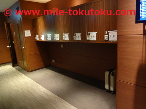 新千歳空港 スーパーラウンジ 荷物置き場