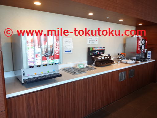 新千歳空港 スーパーラウンジ ドリンクコーナー
