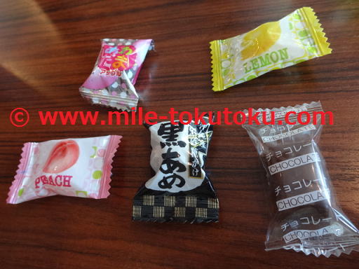 新千歳空港 スーパーラウンジ 無料のキャンディーとチョコ