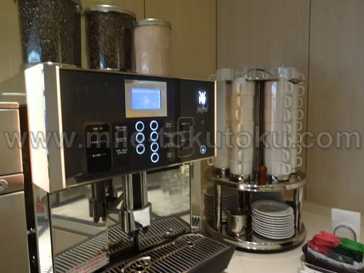 羽田空港 国際線 スカイラウンジ コーヒーメーカー
