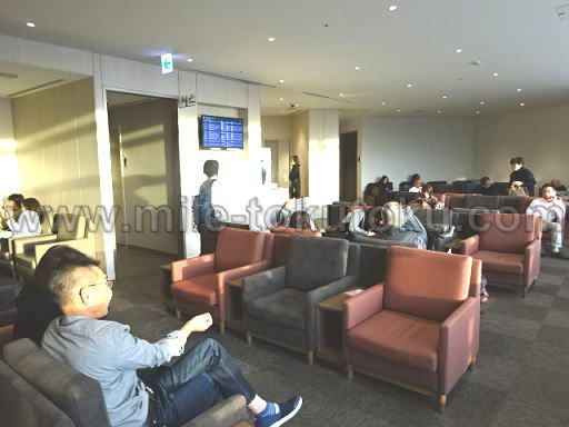 羽田空港 国際線 スカイラウンジ 中心のエリア