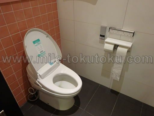 金浦空港 大韓航空ラウンジ トイレの個室