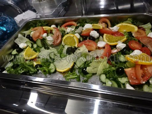 金浦空港 大韓航空ラウンジ サラダ