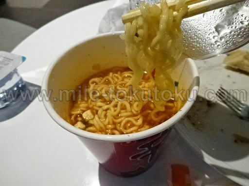 金浦空港 大韓航空ラウンジ 辛ラーメン