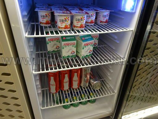 金浦空港 大韓航空ラウンジ ヨーグルト