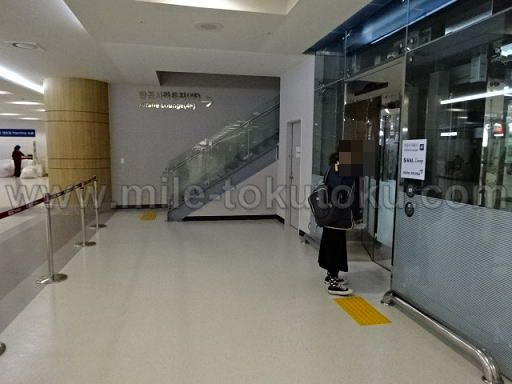 金浦空港 大韓航空ラウンジ エレベーターで4階へ