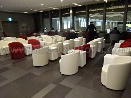 金浦空港 大韓航空ラウンジ ソファー席