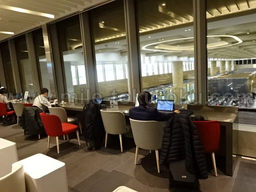 金浦空港 大韓航空ラウンジ カウンター席