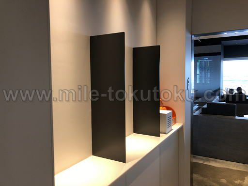 羽田空港/第1 スカイマーク側ラウンジ POWER LOUNGE NORTH 電話ブース