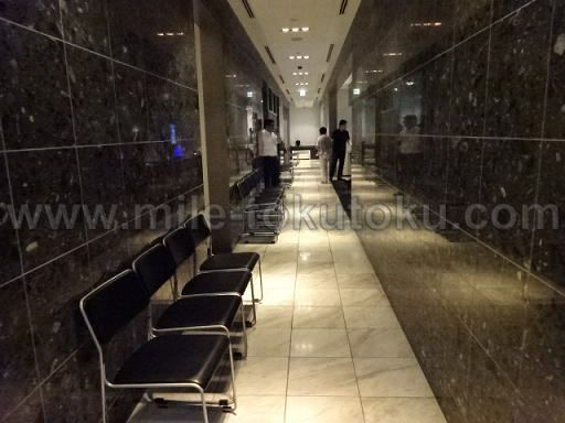 那覇空港 カードラウンジ華 廊下