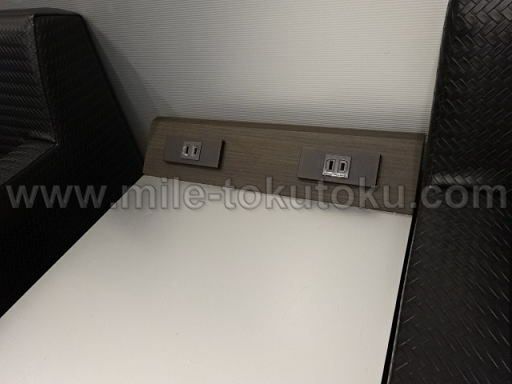 那覇空港 カードラウンジ華 コンセント