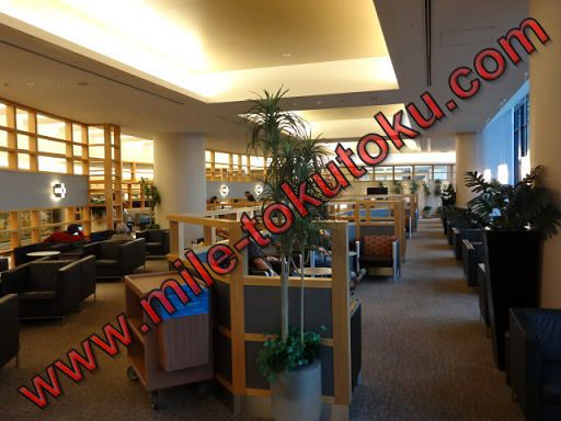 成田空港 アメリカン航空ラウンジ 雰囲気