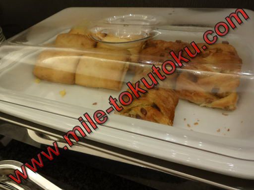 成田空港 アメリカン航空ラウンジ パン